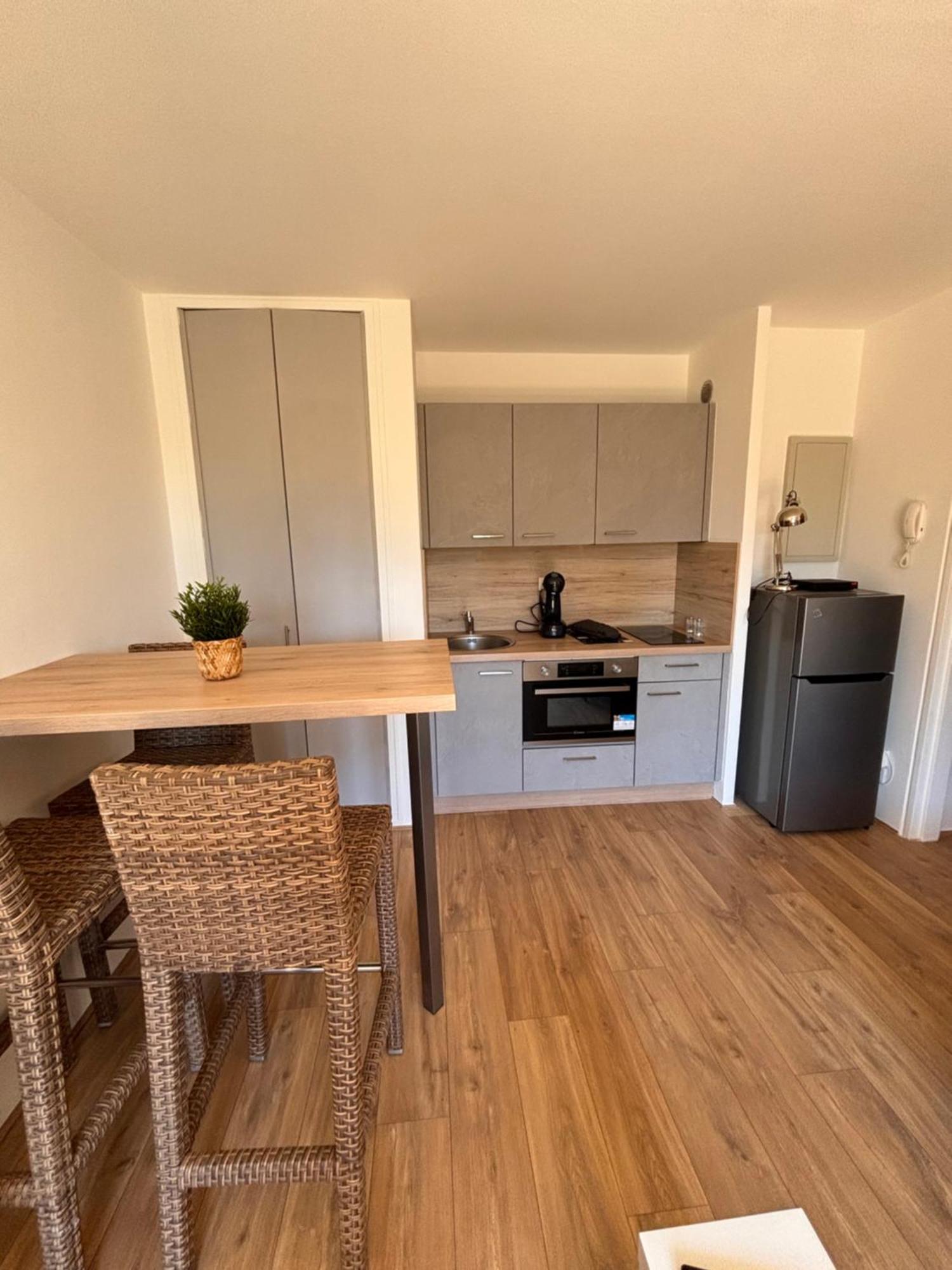 Beau Studio 300 M De La Plage Avec Parking Appartement La Ciotat Buitenkant foto